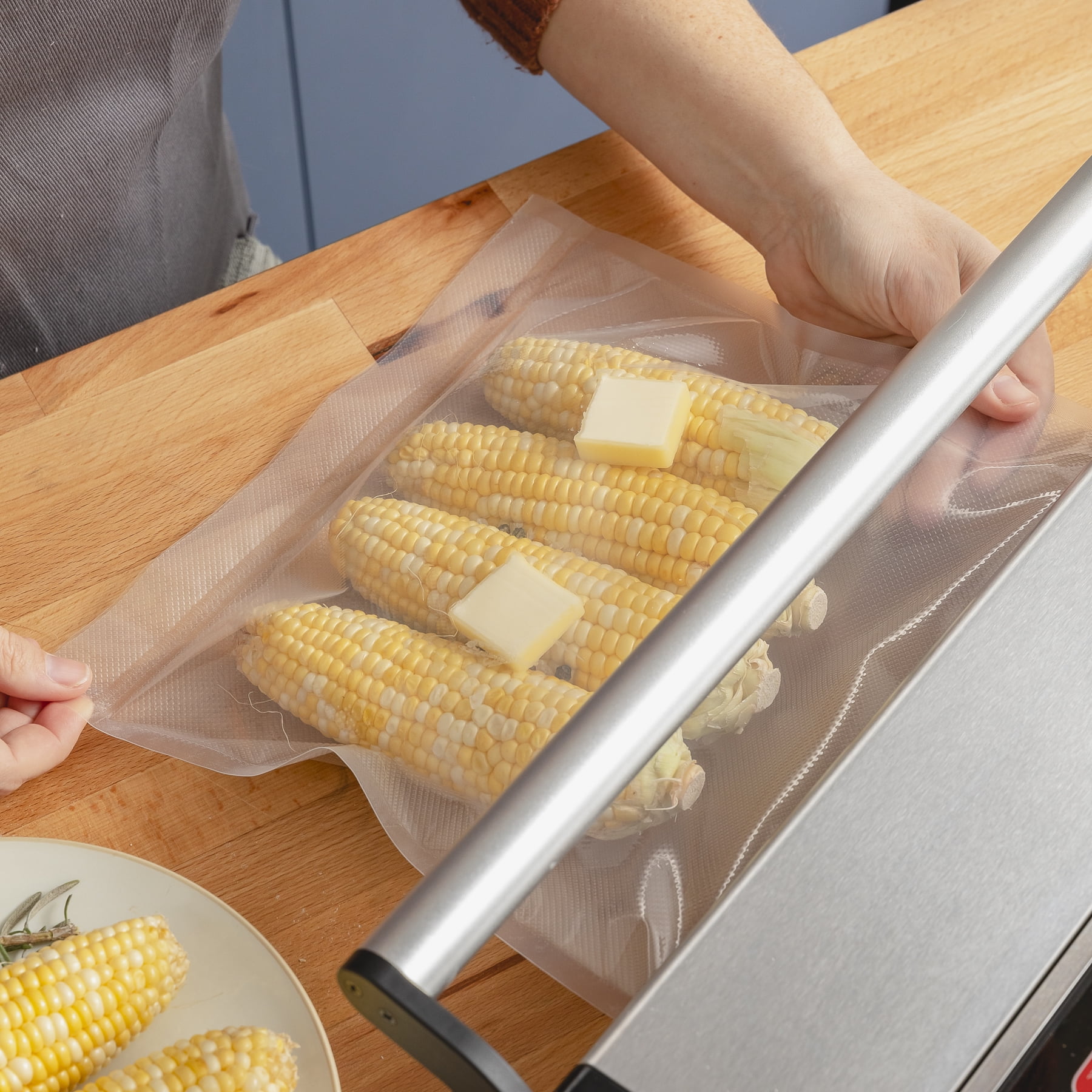FoodVacBags 11'' x 50' Gusseted Expandable Vacuum Sealer Roll - Commercial  Grade for Large Roasts, Casseroles, or Game - Extra-Wide Food Saver Bag