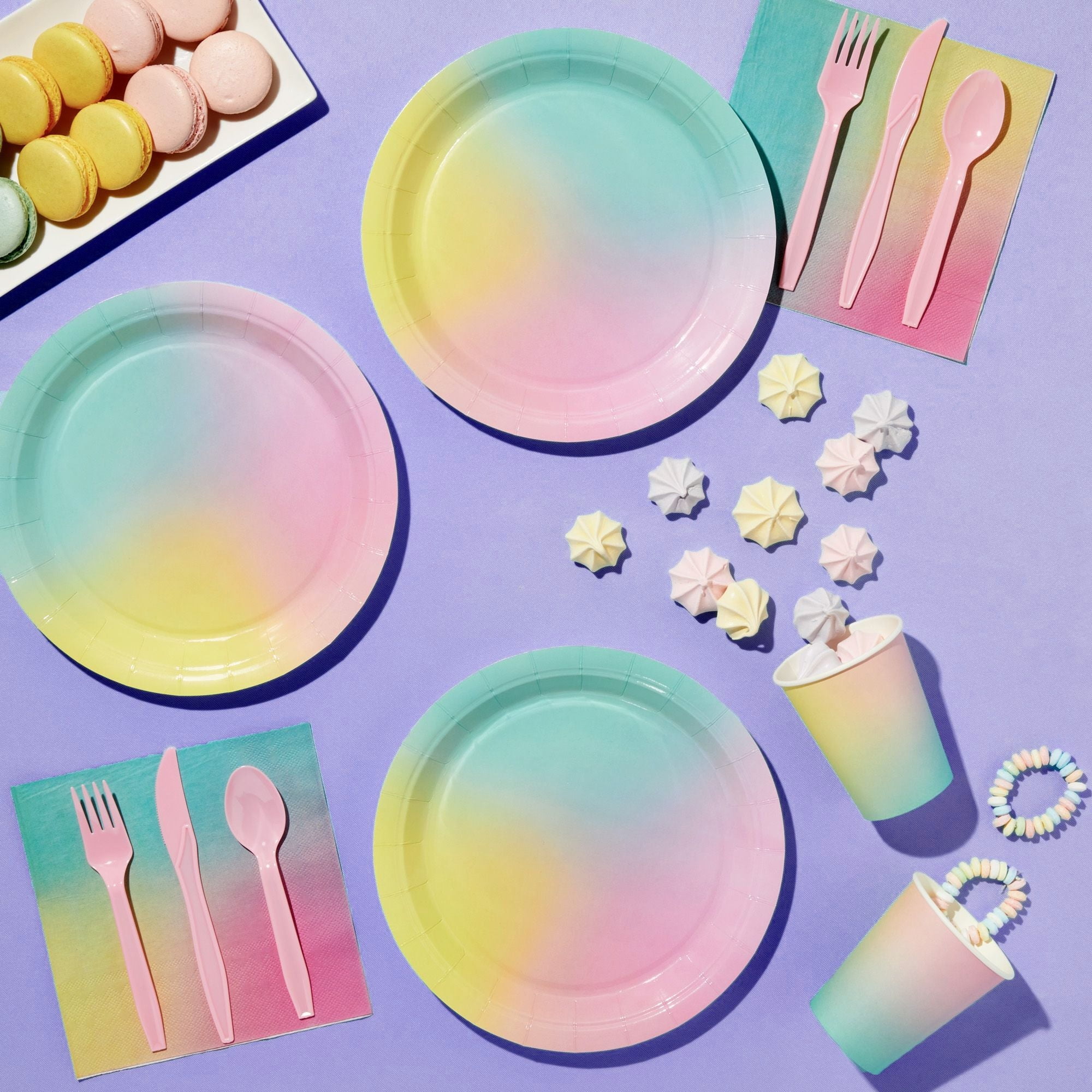Pastel top plastic plates