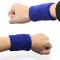 thumbnail image 2 of 12 Piezas Pulseras Deportivas, Brazaletes Deportivos Brazalete Deportivo Muñequera de Algodón para Hombres y Mujeres, Bueno para Tenis, Baloncesto, Correr, Gimnasio, Entrenamiento, 2 of 5