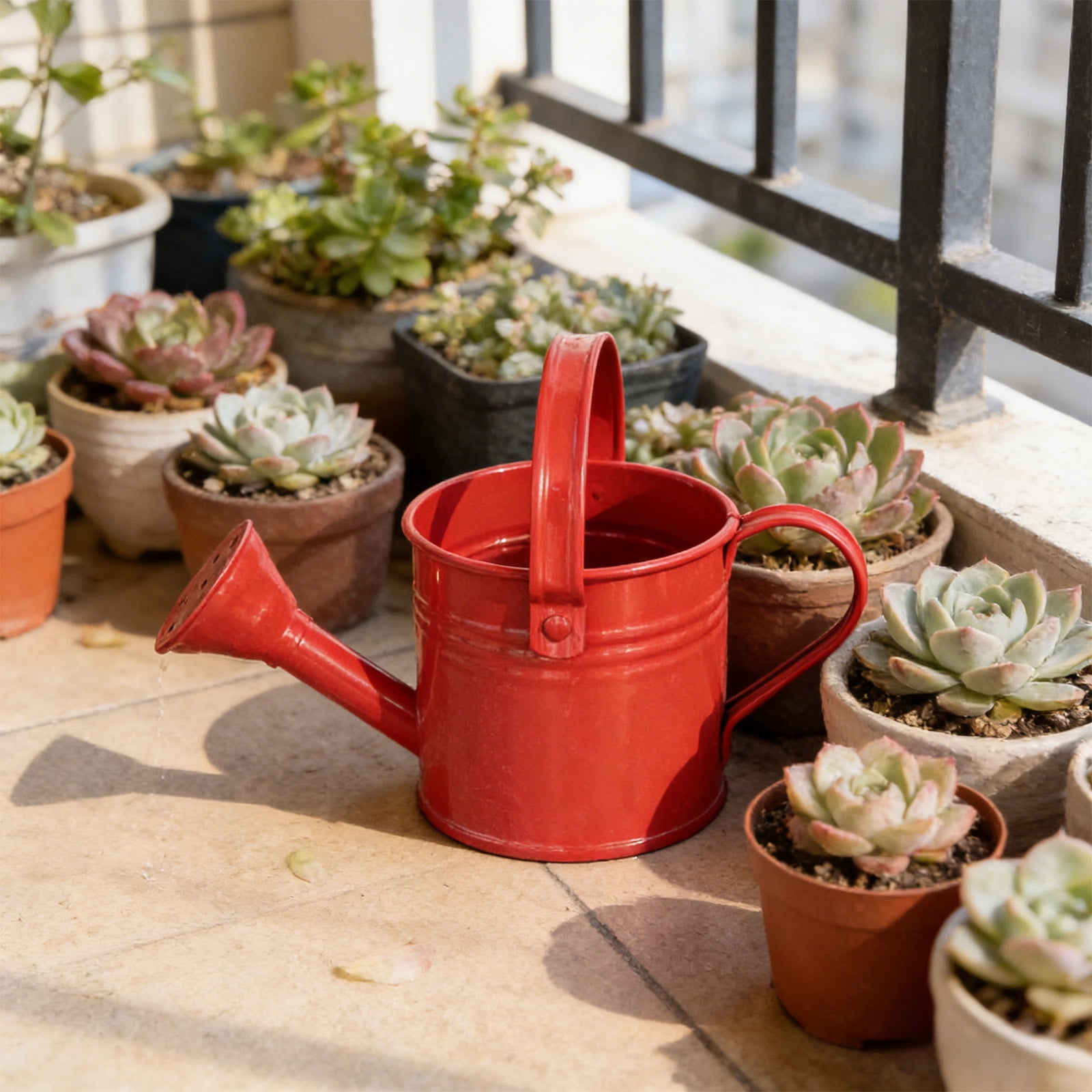 Tusihei Mini Watering Can, Small Cute Iron Watering Can with Sprinkler Head and Handle, Durable Portable Decorative Sprinkling Can for Gardening Succulents Houseplants Bonsai