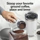 thumbnail image 3 of Hamilton Beach Cafetera Monodosis The Scoop, No Necesita Monodosis Ni Filtros de Café, Blanca, 47621, 3 of 5