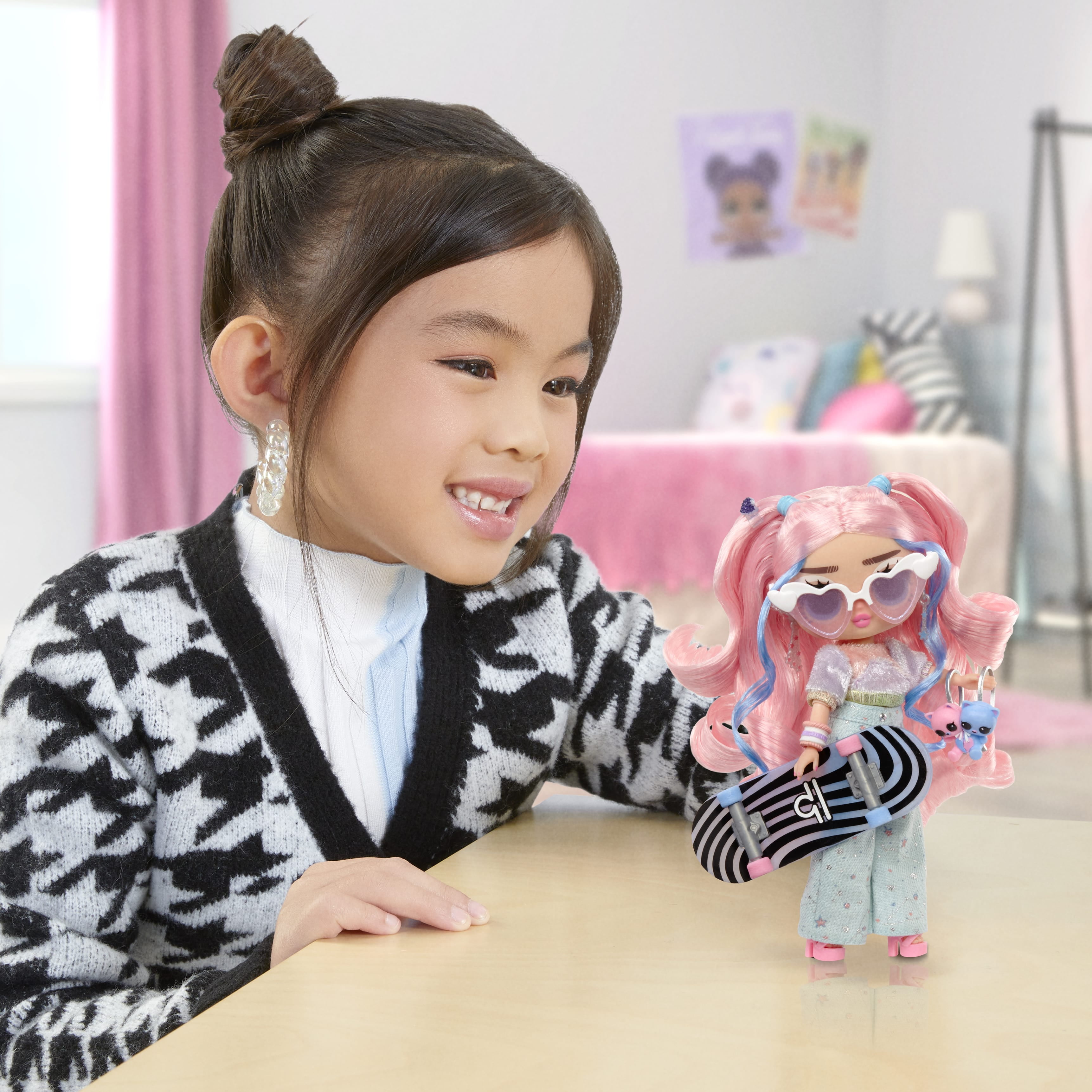LOL Surprise Tweens Fashion Doll Flora Moon with 10+ Surprises, Multicolor, Ages 4+