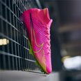 thumbnail image 3 of Lo Último En Lanzamiento Luminoso Paquete Conjunto De Botas De Fútbol De Alta Parte Superior De Punto Impermeable FG, 3 of 3