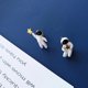 thumbnail image 3 of Pendientes de astronauta asimétricos chapados en plata S925 para una amiga, 3 of 5