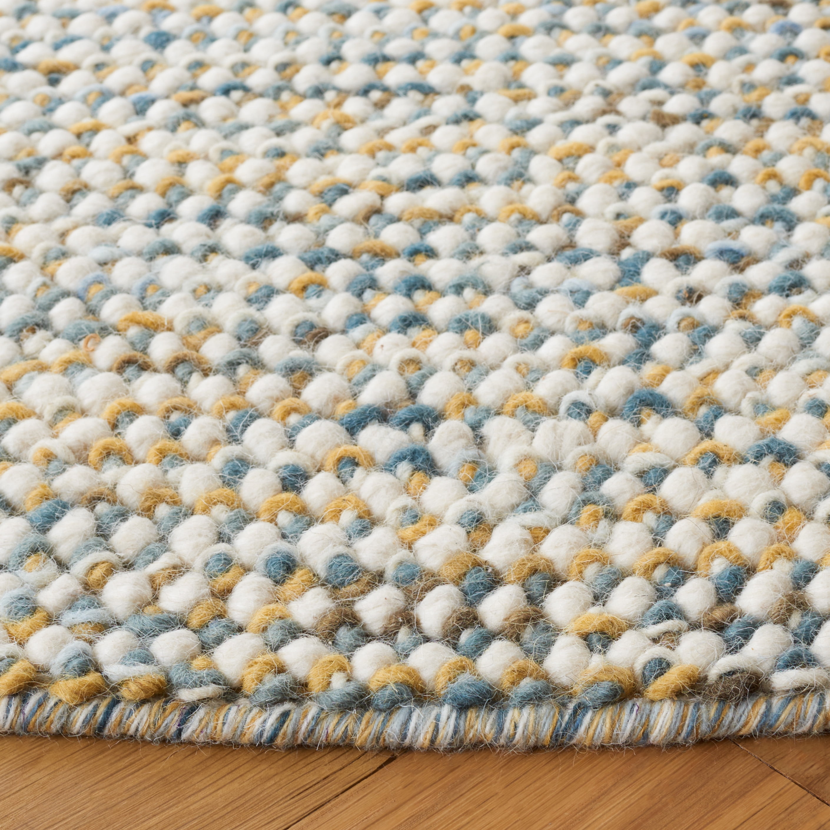 SAFAVIEH Vermont Windsor Solid Area Rug, Dark Gold/Blue, 6' x 6' Round