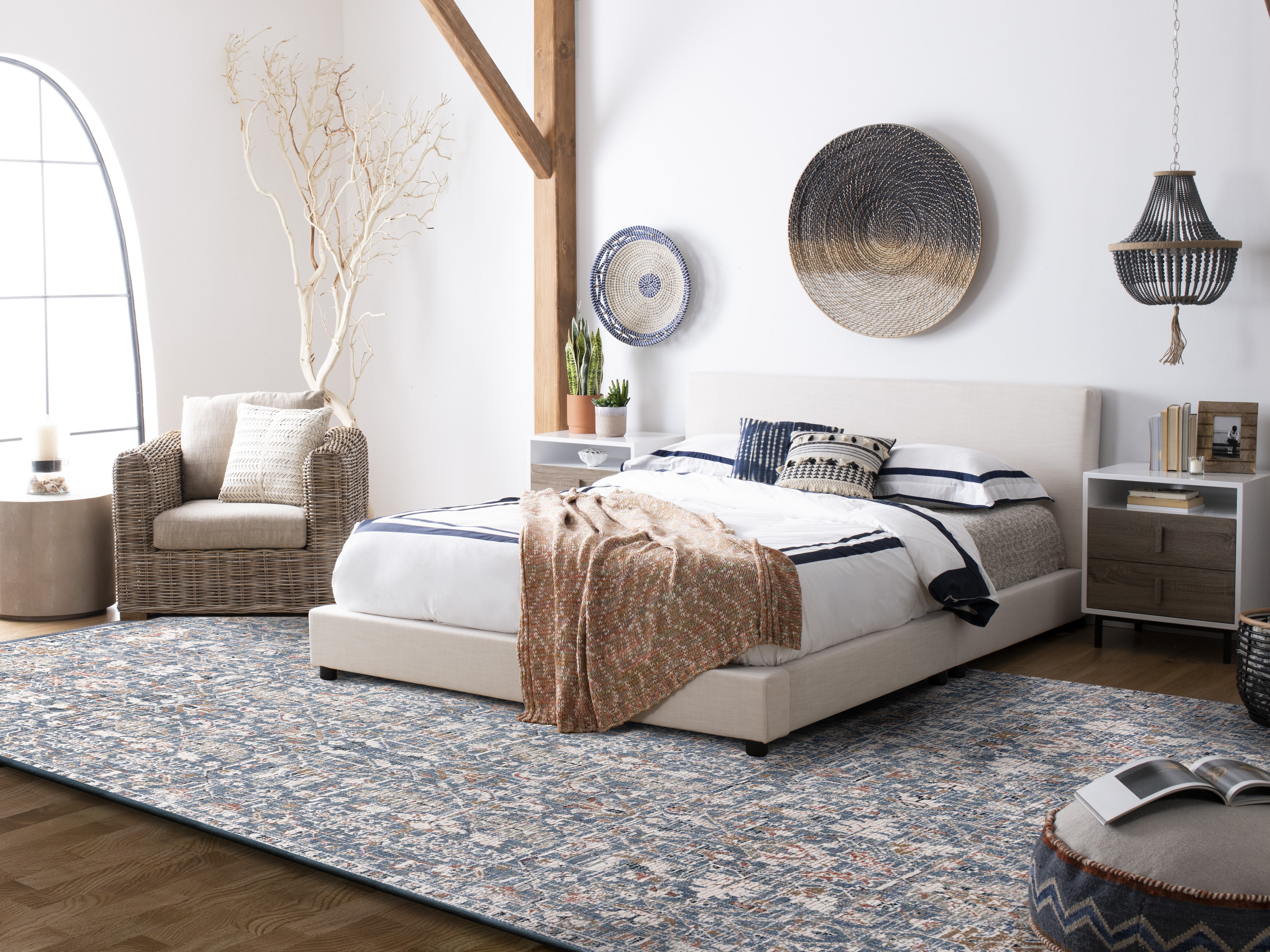 SAFAVIEH Vivaldi Jules Abstract Area Rug, Light Blue/Ivory, 5'3" x 7'6"