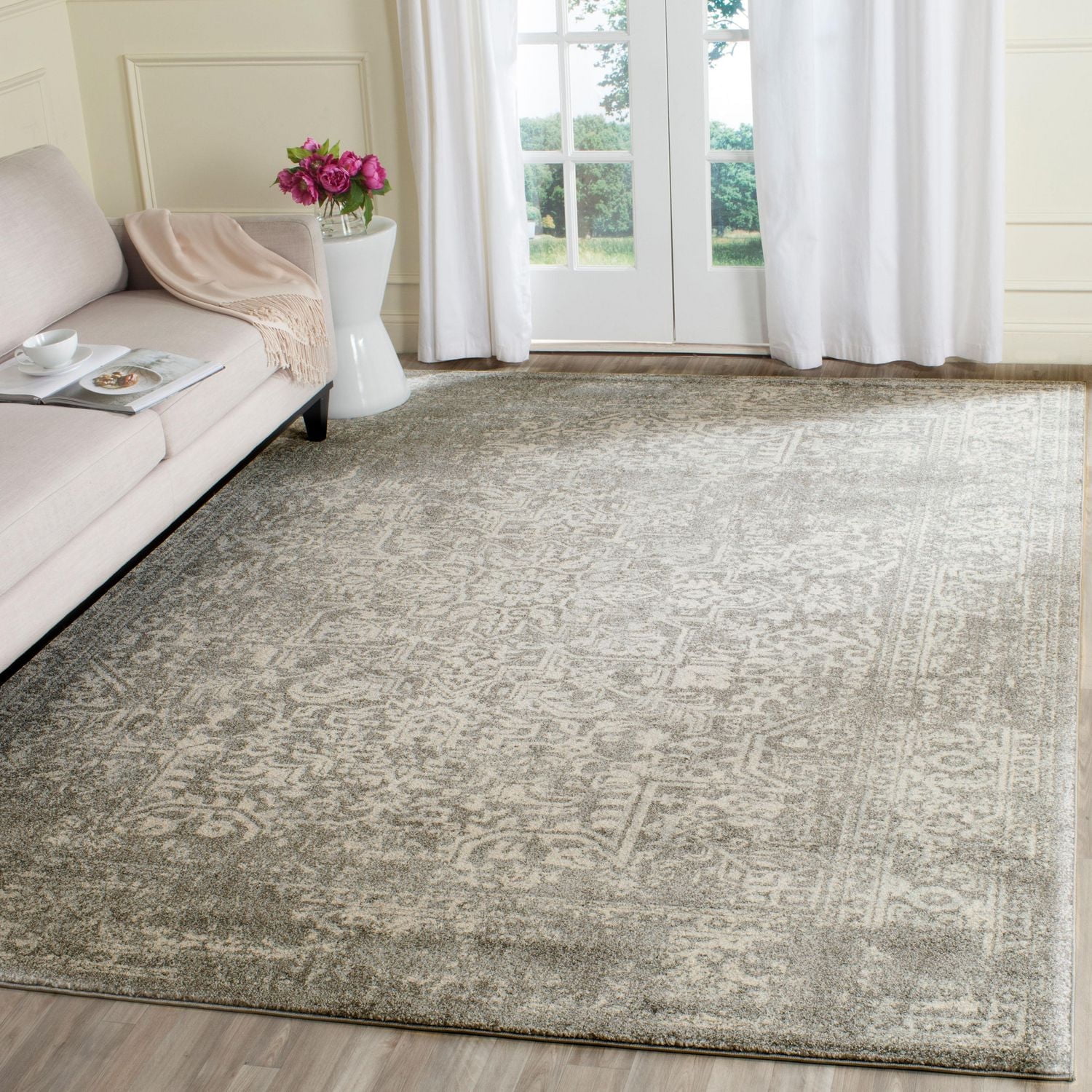 Safavieh Evoke Trena Traditional Area Rug