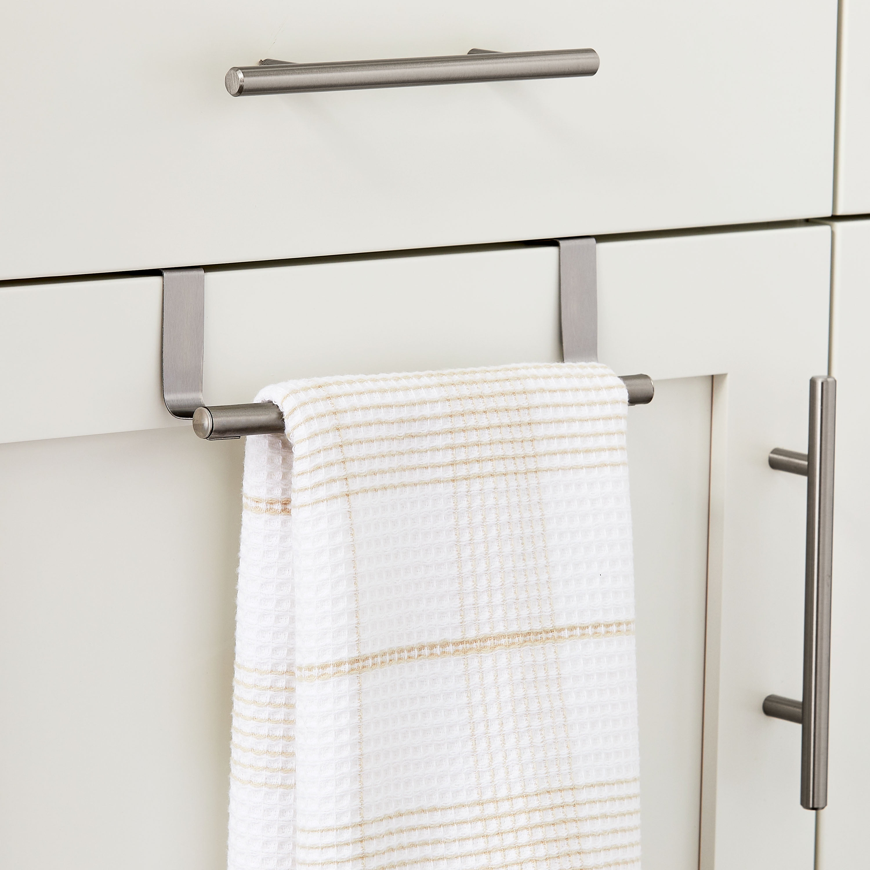 Mainstays Stainless Steel Over The Cabinet Towels Holder, 9 Inch, A Practical Choice for Towel Storage and Kitchen Organization