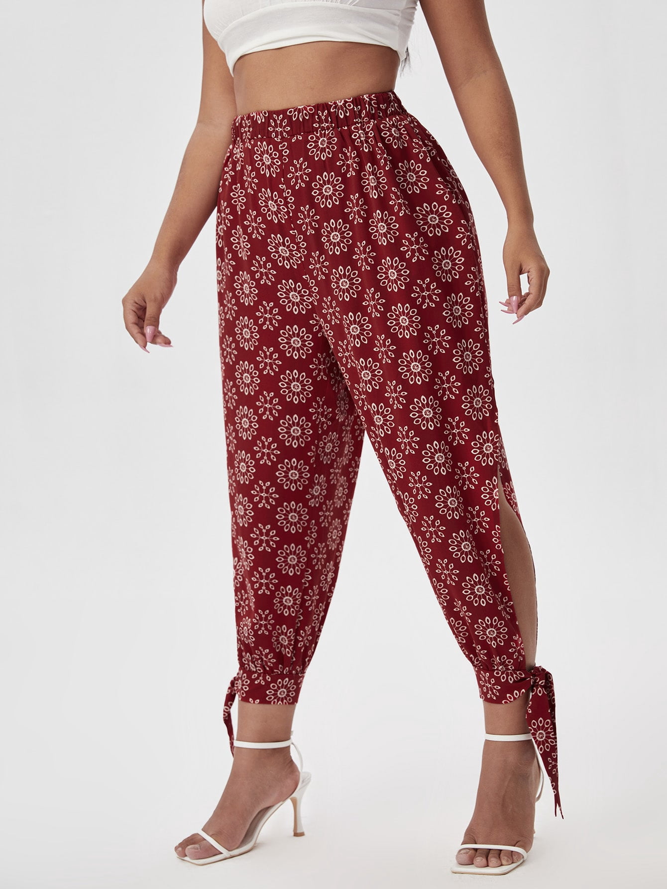 Women's Plus Allover Floral Split Knot 