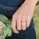 thumbnail image 4 of Anillo de bodas de silicona para mujer, alianzas de boda de caucho trenzado apilable fino, no tóxico, seguro para la piel, 8 unidades JAMW Sencillez, 4 of 5