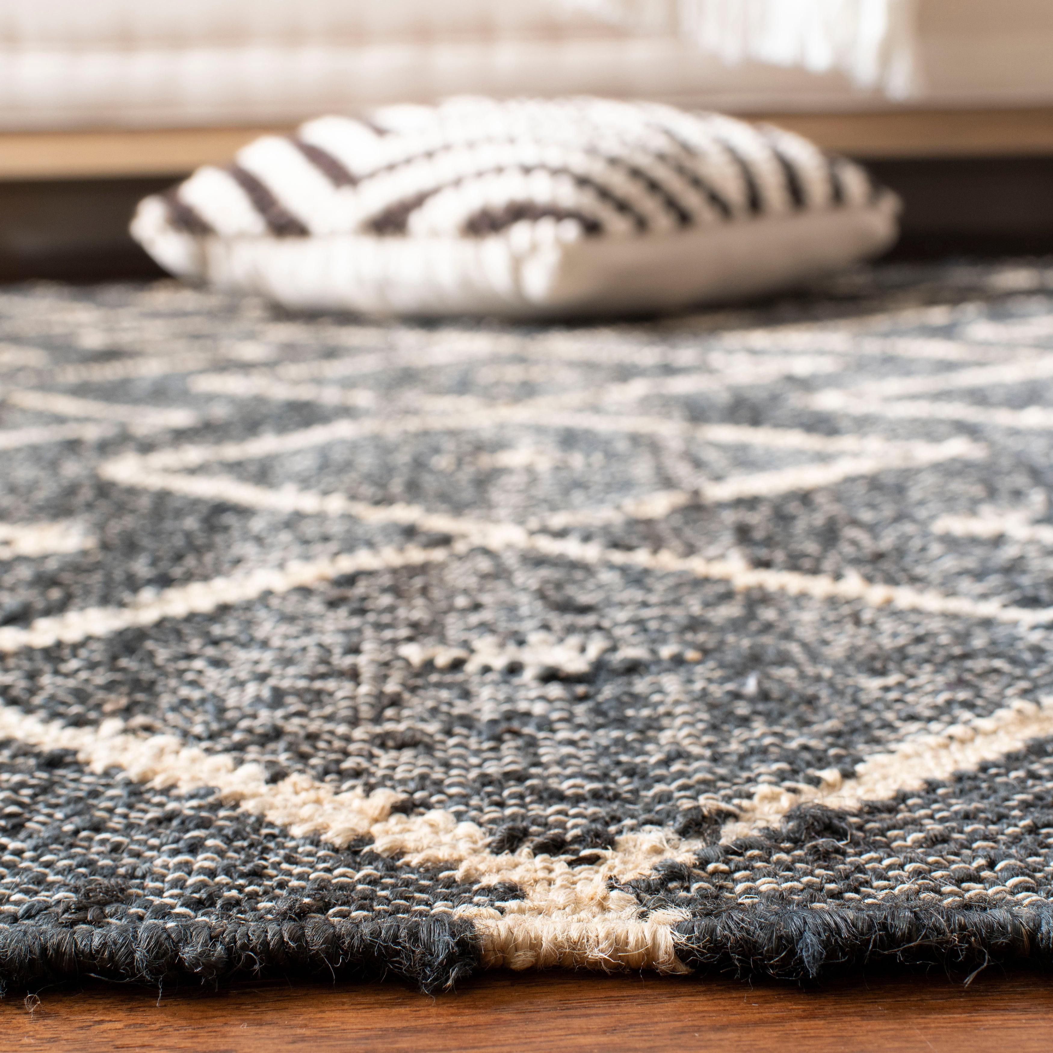 SAFAVIEH Kilim Wesley Geometric Area Rug, Charcoal/Natural, 5' x 8'