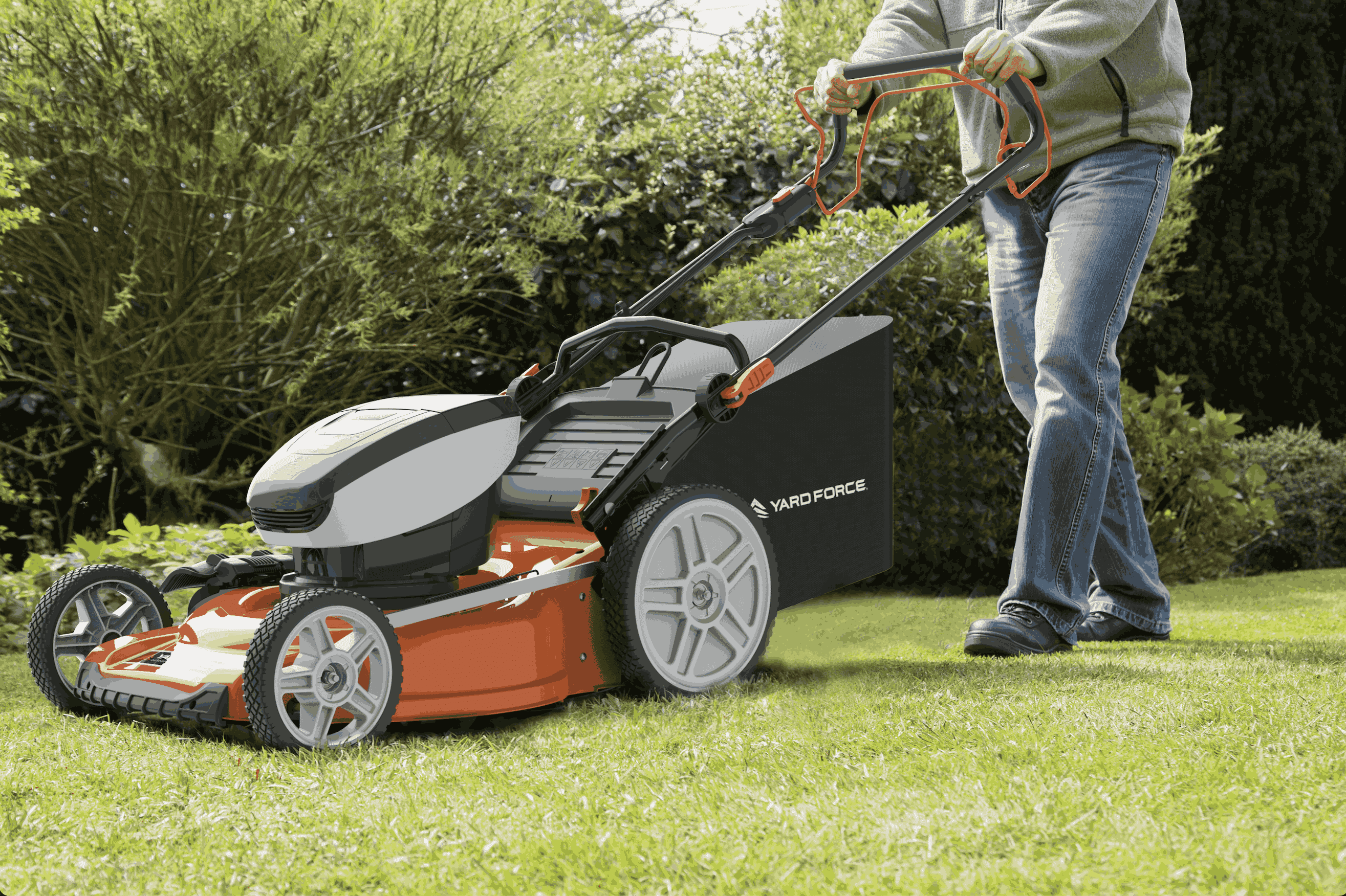 Yard Force 21" Cordless Lawn Mower, 40-Volt, 2 x 5.0 Ah Batteries,Rear Wheel Drive Self-Propelled