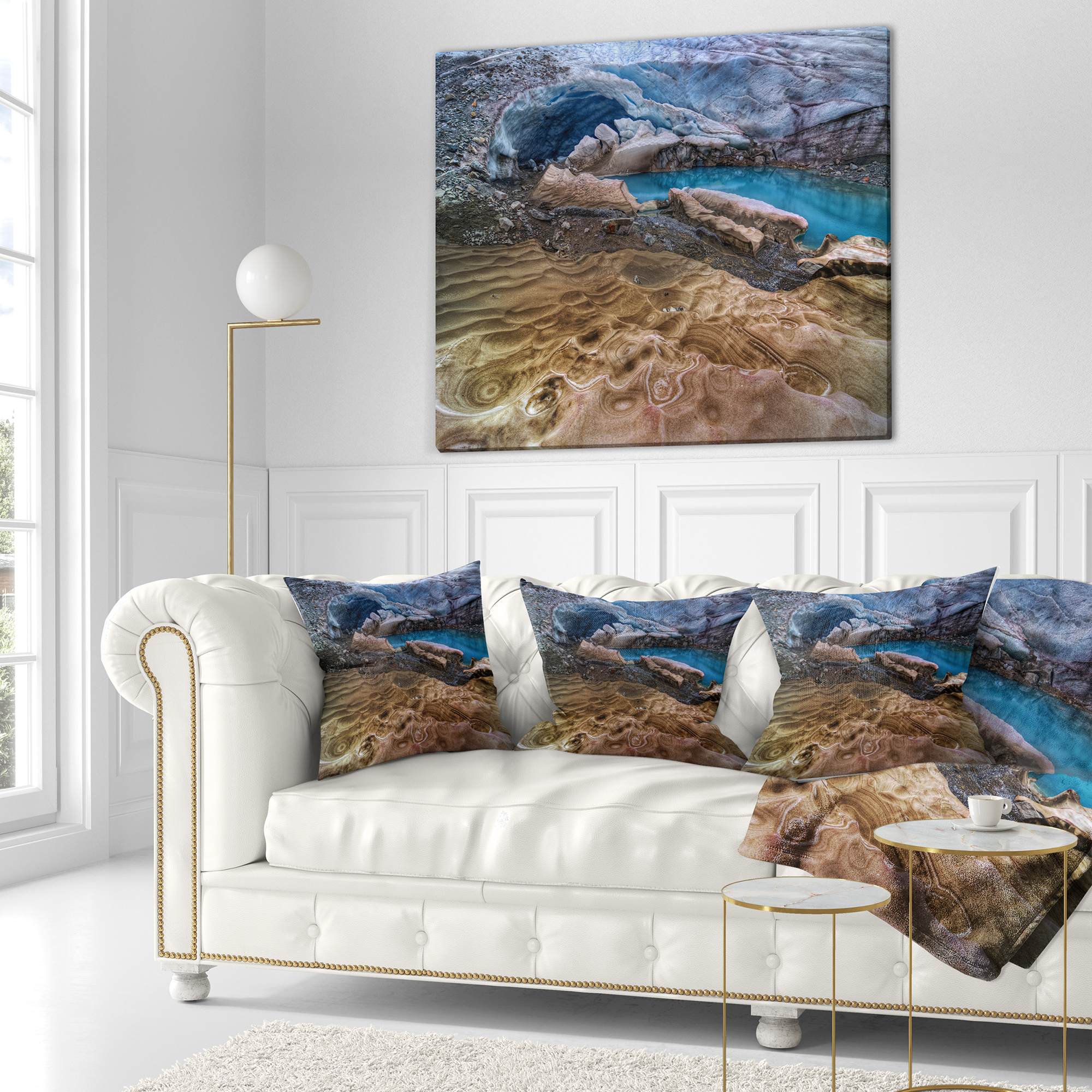 Designart Brilliant Turquoise Melt Pool - Landscape Printed Throw Pillow - 18x18