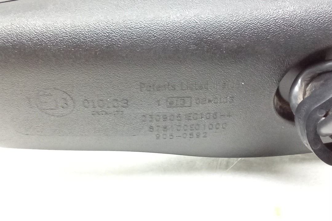 Pre-Owned 05 2005 Toyota Highlander Interior Rear View Mirror w/ Auto Dimming OEM - Verify Specific Vehicle Fitment In Description - (Good)