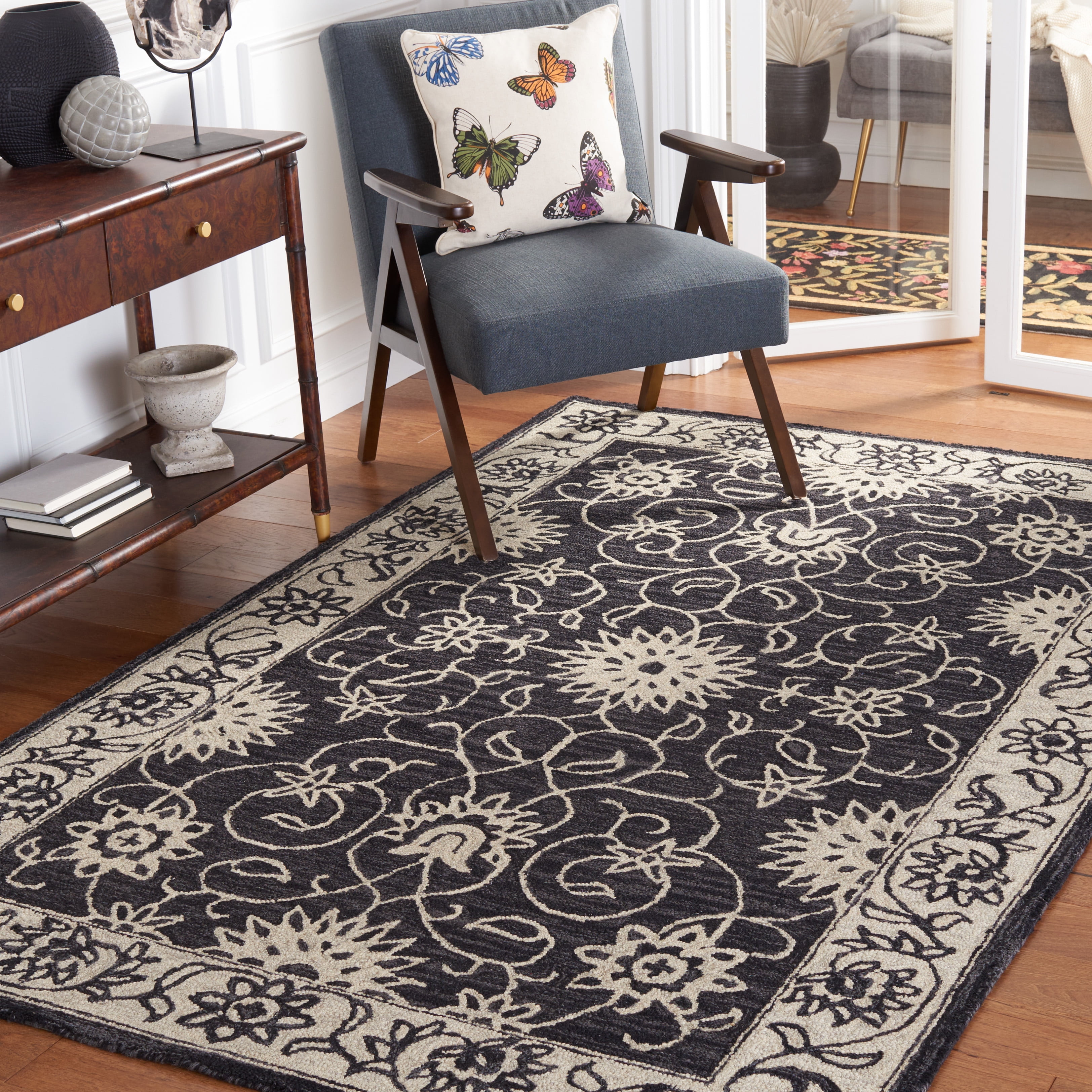SAFAVIEH Jardin Wilson Floral Wool Area Rug, Black/Ivory, 5' x 8'