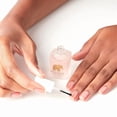thumbnail image 4 of Fortalecedor de uñas ella+mila First Aid Kiss con vitamina E 13 ml, 4 of 7