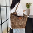 thumbnail image 3 of Bolso Hobo Hombro para Mujer Leopardo Viajes, 3 of 9