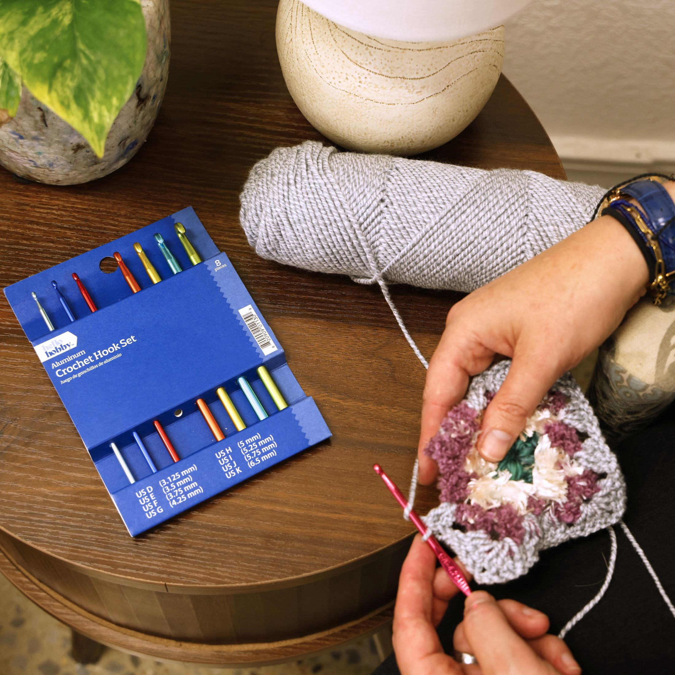 Hello Hobby Aluminum Crochet Hooks, Sizes D-K, 8-Piece Set