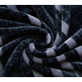 thumbnail image 4 of Jeté à rayures en peluche Chaps, 4 of 4
