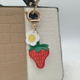 thumbnail image 3 of Colgante en Forma de Fresa de Fruta Llavero 3D Exquisito Bolso de Fresa Colgante, 3 of 7