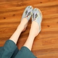 thumbnail image 5 of Zapatillas informales de tacón alto bordadas para mujer, zapatos planos Oxford de estilo chino con cara teatral, zapatillas de casa con cuña, 5 of 5