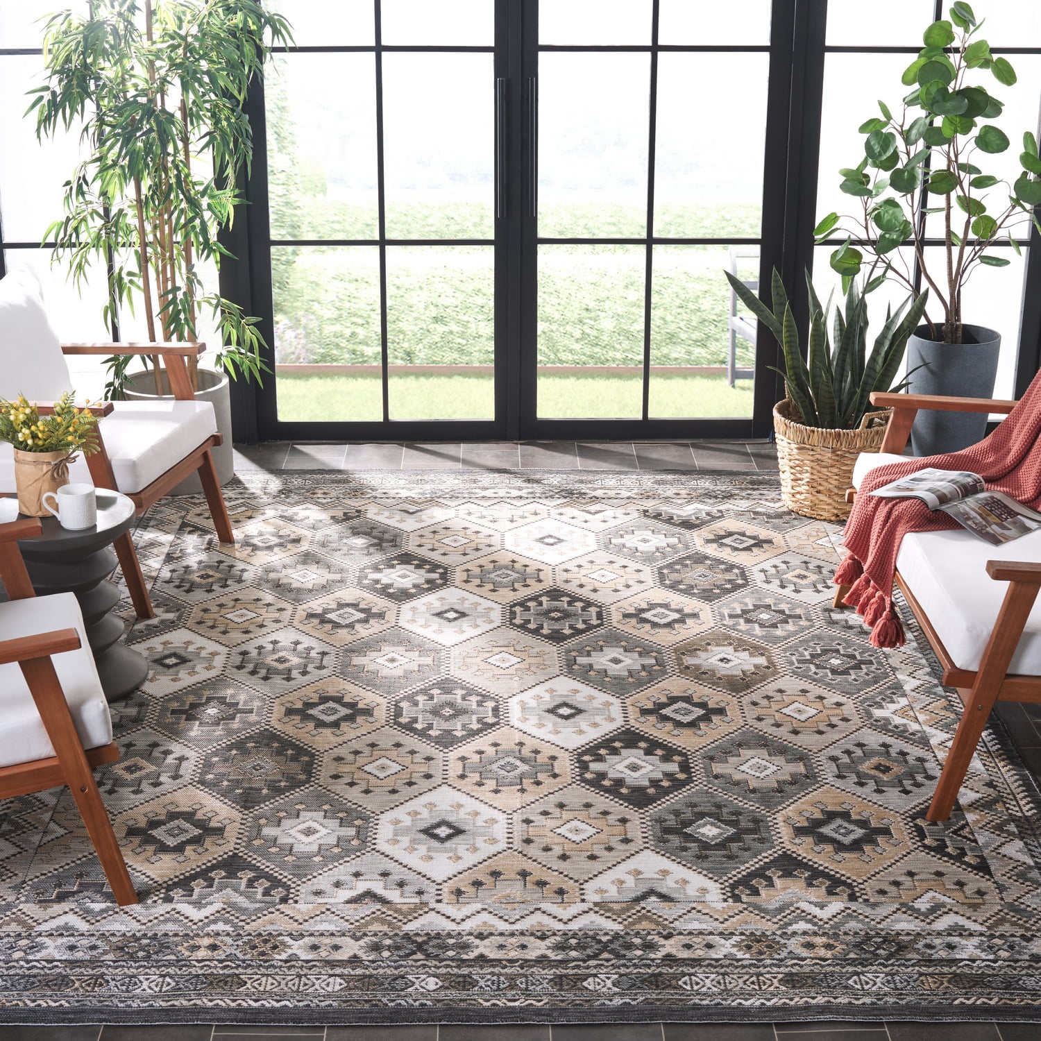 SAFAVIEH Sunrise Lara Geometric Reversible Indoor/Outdoor Area Rug, Ivory/Grey Black, 8' x 10'