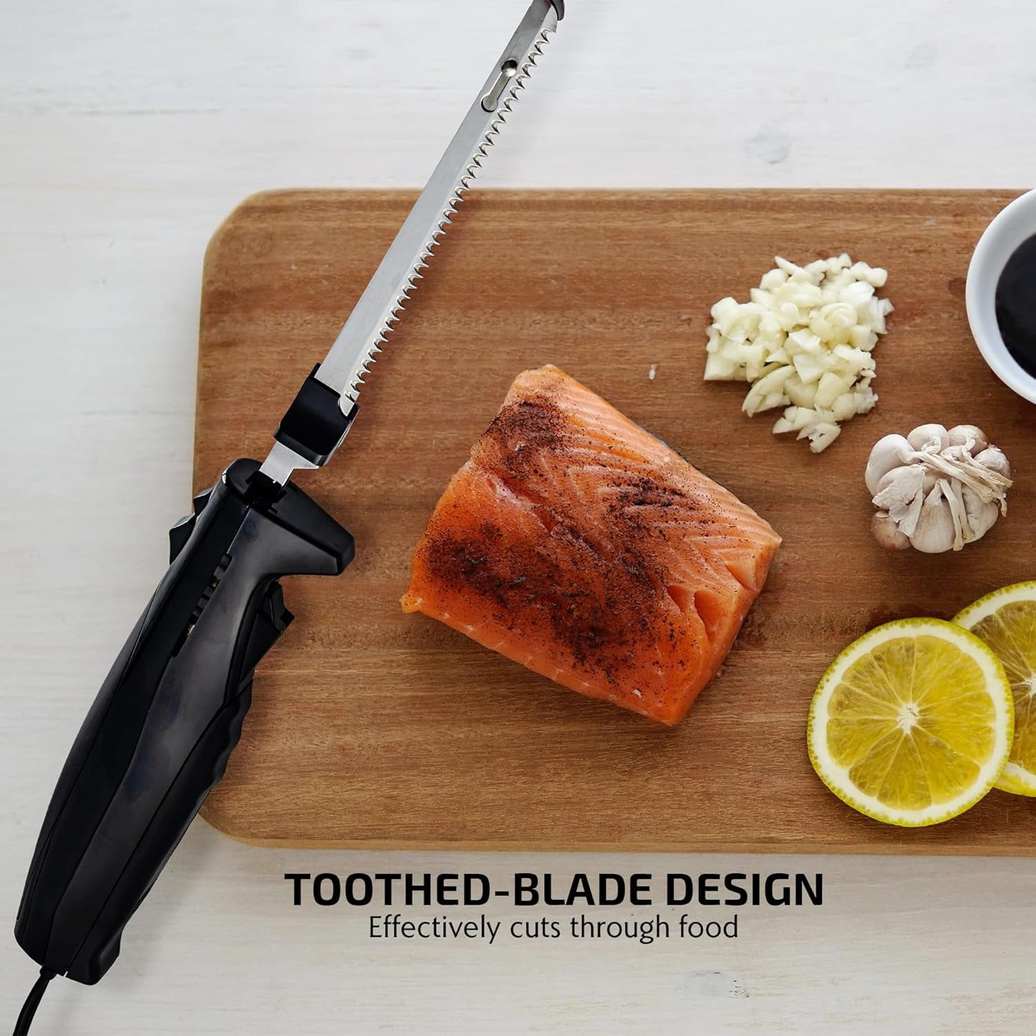 OVENTE Electric Carving Knife with Stainless Steel Blade, Black EK4510BB | 110W, Safety Lock and Eject Button, Lightweight & Ergonomic Handle, Ideal for Slicing Meat, Bread, Poultry, and Cheese