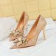 thumbnail image 4 of Zapatos de novia para mujer, de boca poco profunda, con punta de perla, diamantes de agua, para banquetes, estilo lazo, tacones ultra altos, delgados, para una sola boda, 4 of 5