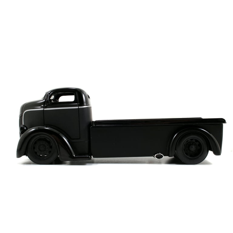 Jada Toys 1947 Ford COE Diecast Pickup Truck with Extra Wheels