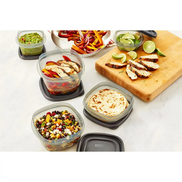 Rubbermaid EasyFindLids Food Storage Containers with SilverShield