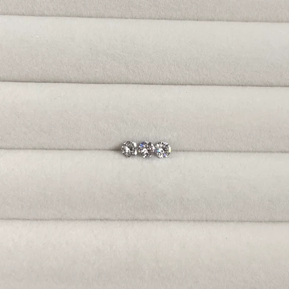 Firefly Hope 20G Threaded Flat Back Earrings,Hypoallergenic Flat Back Stud Earrings Surgical titanium steel Cubic Zirconia Tiny Earrings Cartilage Earring CZ Earrings 4mm,Champagne A