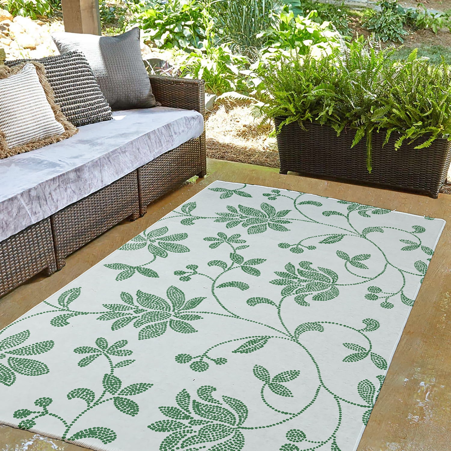 3' x 5' Simply Daisy Traditional Floral French Country Chenille Area Rug, Green