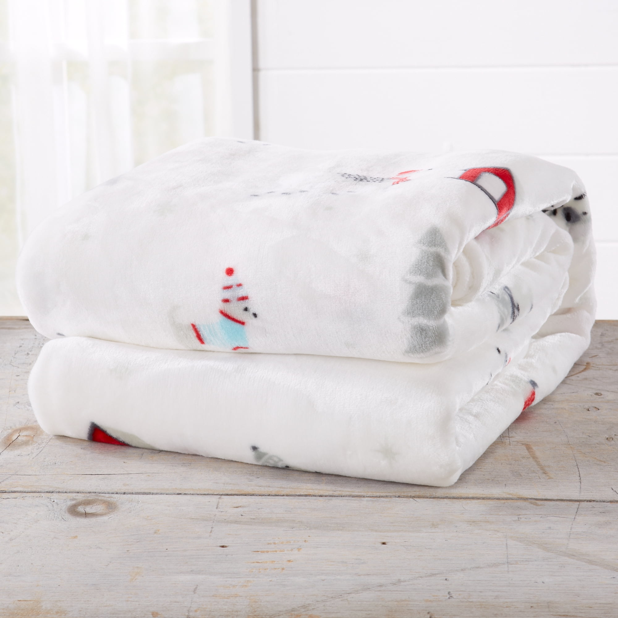 Great Bay Home Velvet Plush Holiday Printed Bed Blanket (Twin, Pups in the Snow)