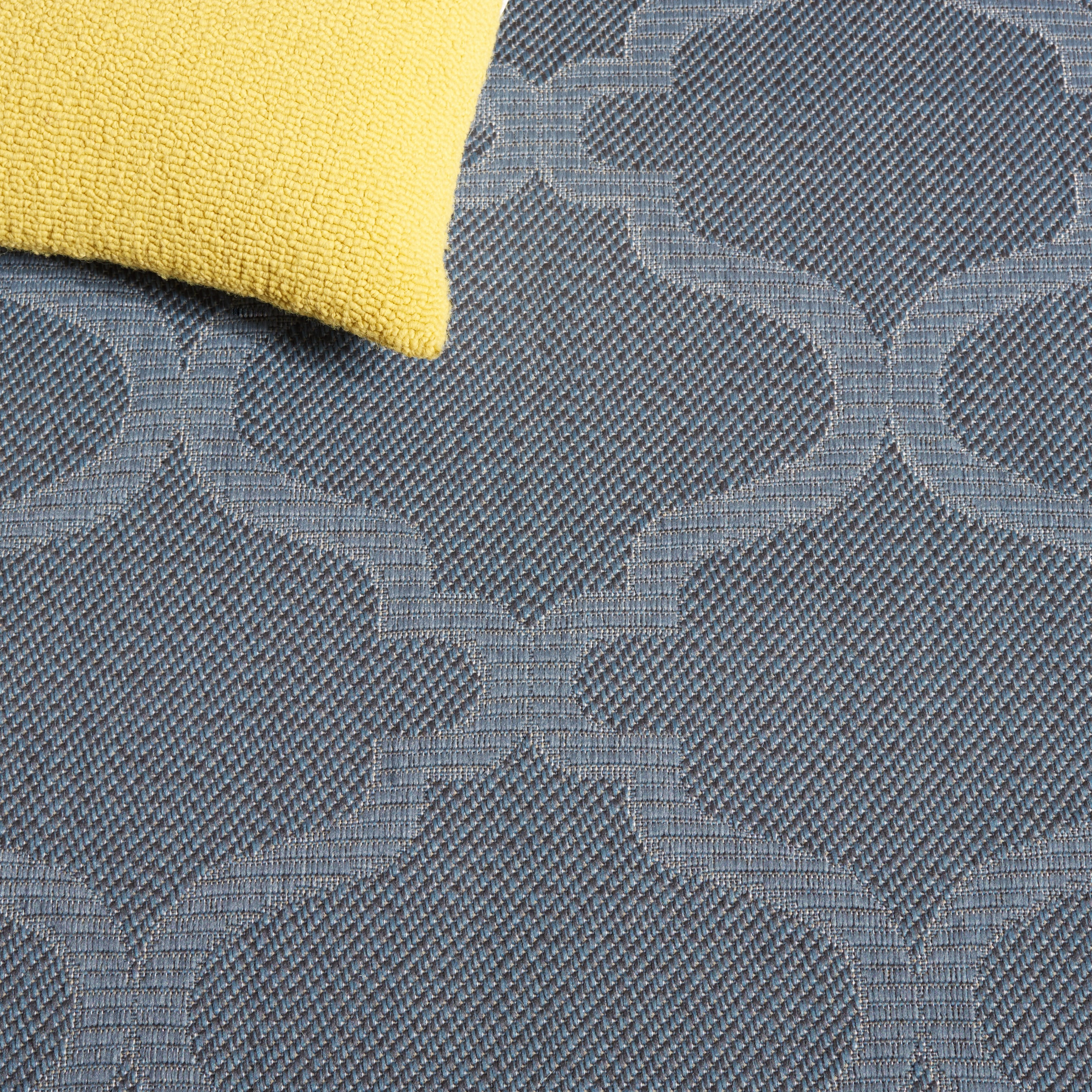 SAFAVIEH Machine Washable Rug Indoor/Outdoor Bermuda Collection - Bermuda Tamaya Geometric Machine Washable Indoor/Outdoor Area Rug, Navy, 9' x 12'