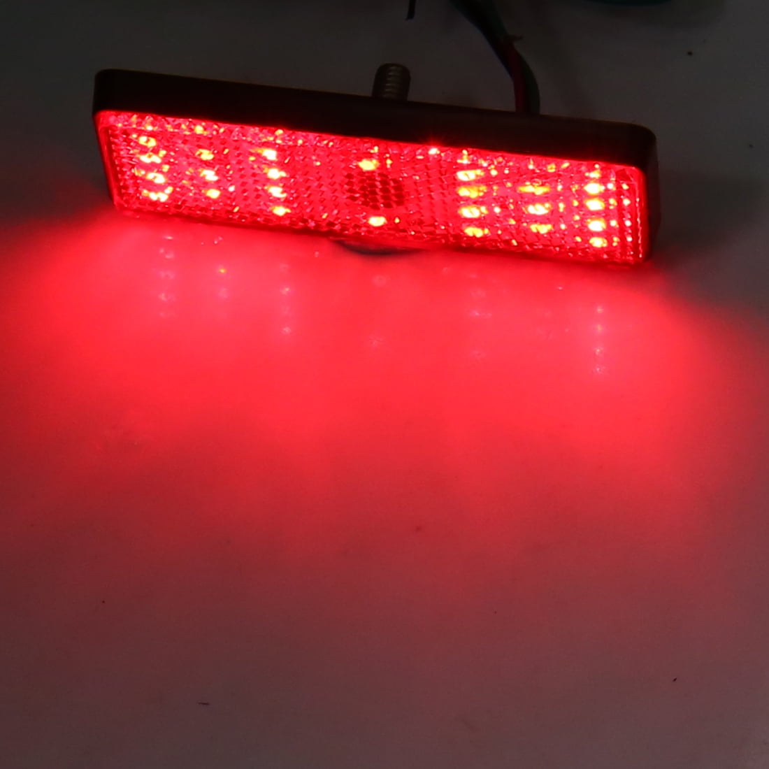 2x Rouge Rectangulaires LED Réflecteur Feu Arriere Frein Lampe Pour Voiture Moto