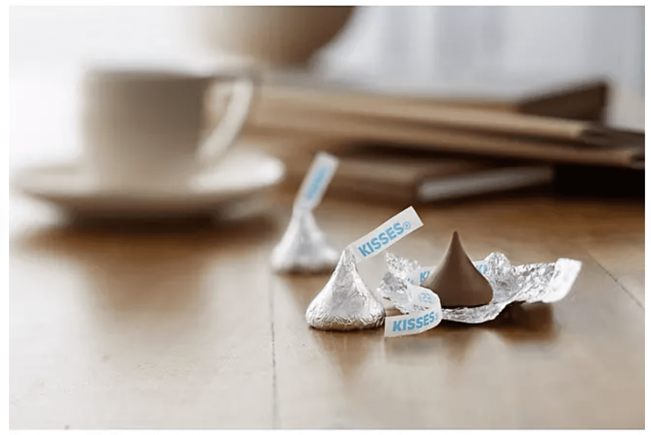 HERSHEY'S KISSES Milk Chocolate Candy, 330 pcs.