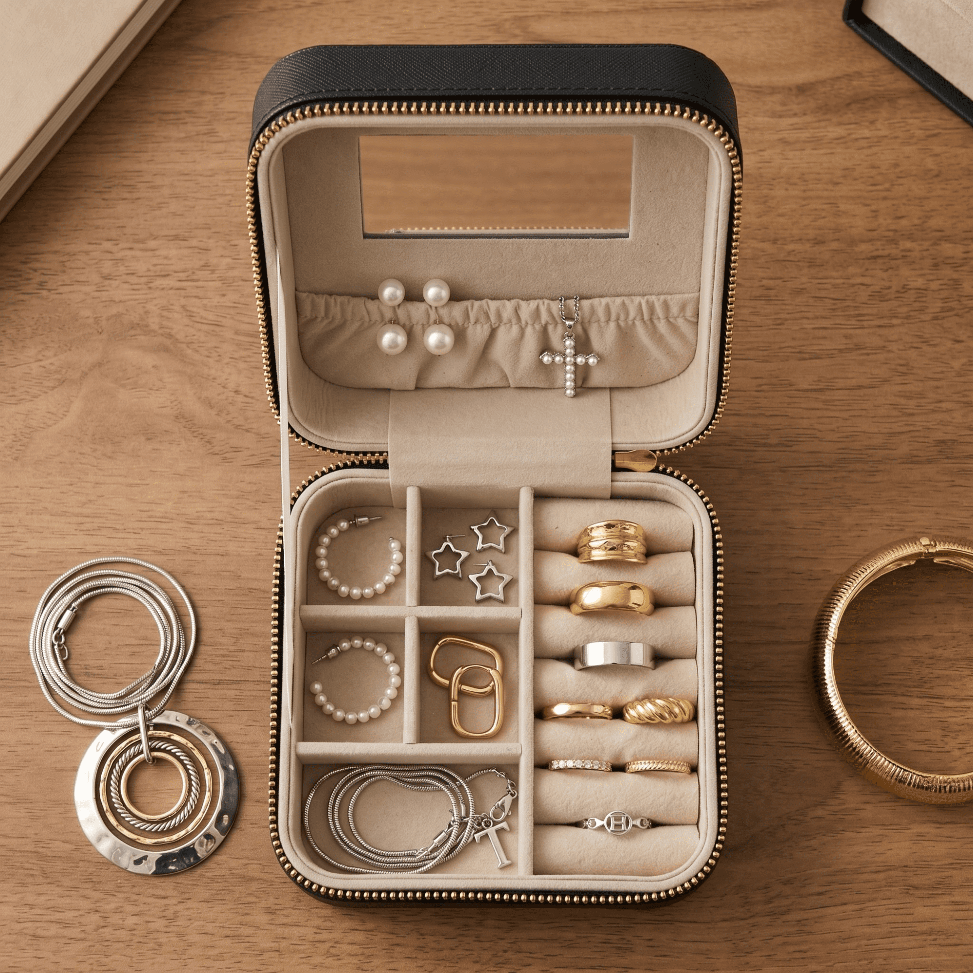 Hives & Honey Women's Black Mya Compact Jewelry Travel Case