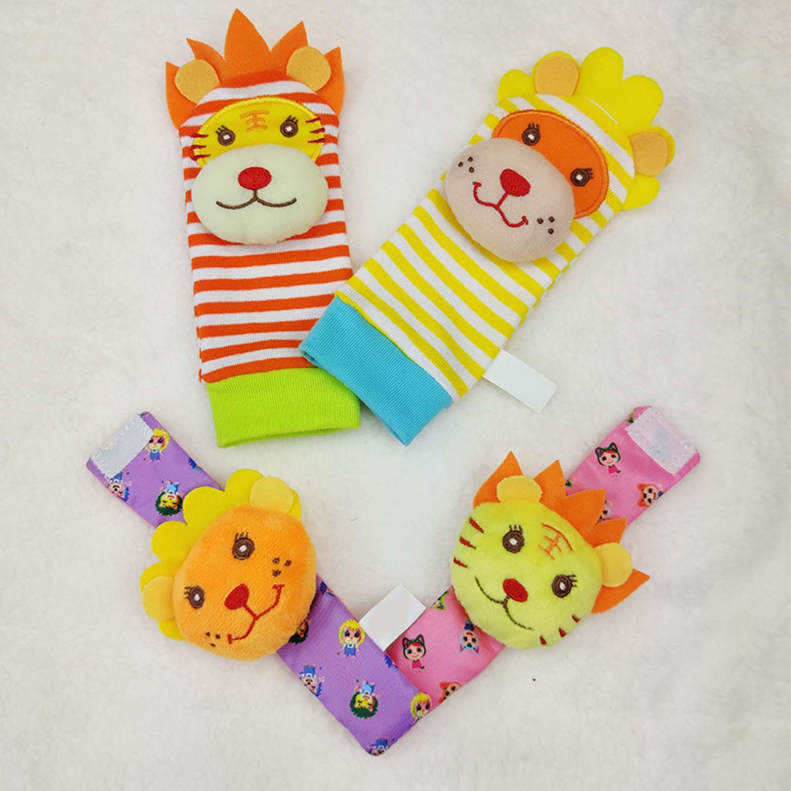 Kripyery 2Pcs Baby Rattles Cartoon Design Sensory Training Stuffed