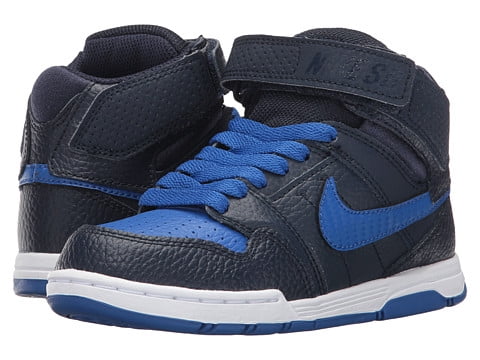 royal blue athletic shoes