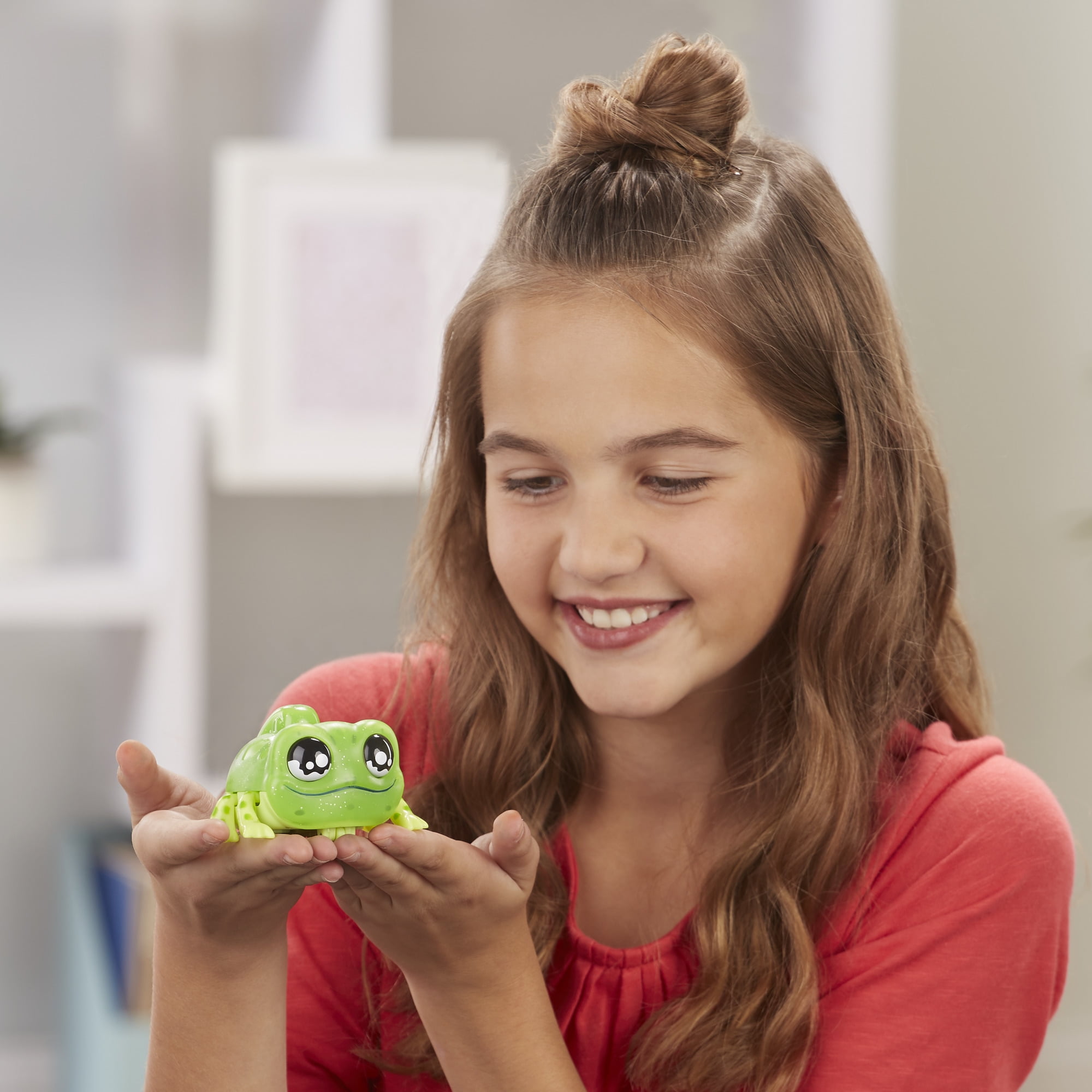 Yellies Sal E Mander Voice-activated Lizard Pet Toy for Kids Ages 5 and up for sale online 