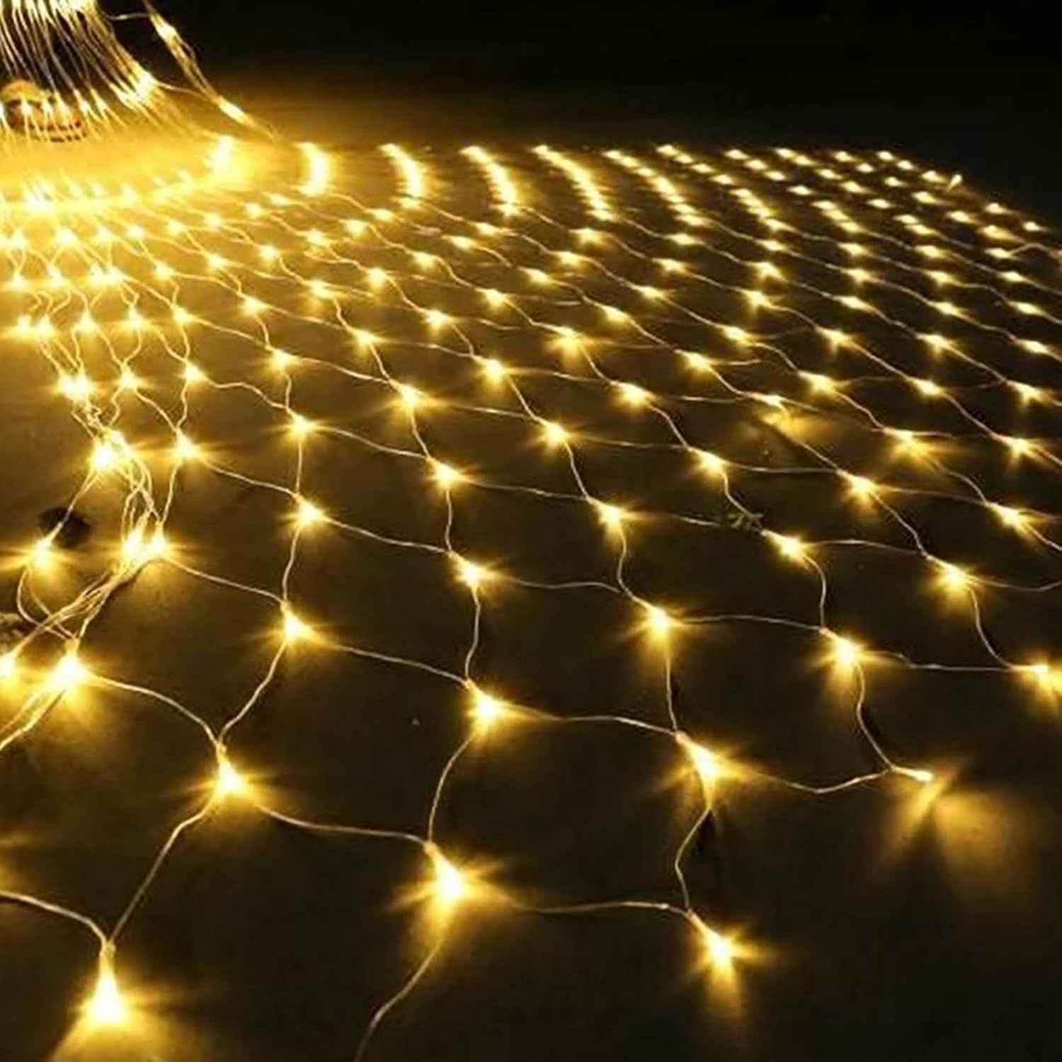 LED Christmas Net Lights Battery Operated 2x3M 192LED Waterproof Mesh Light 8 Modes Christmas Lights for Indoor Outdoor Xmas Party Yard Garden Decor (Warm White)