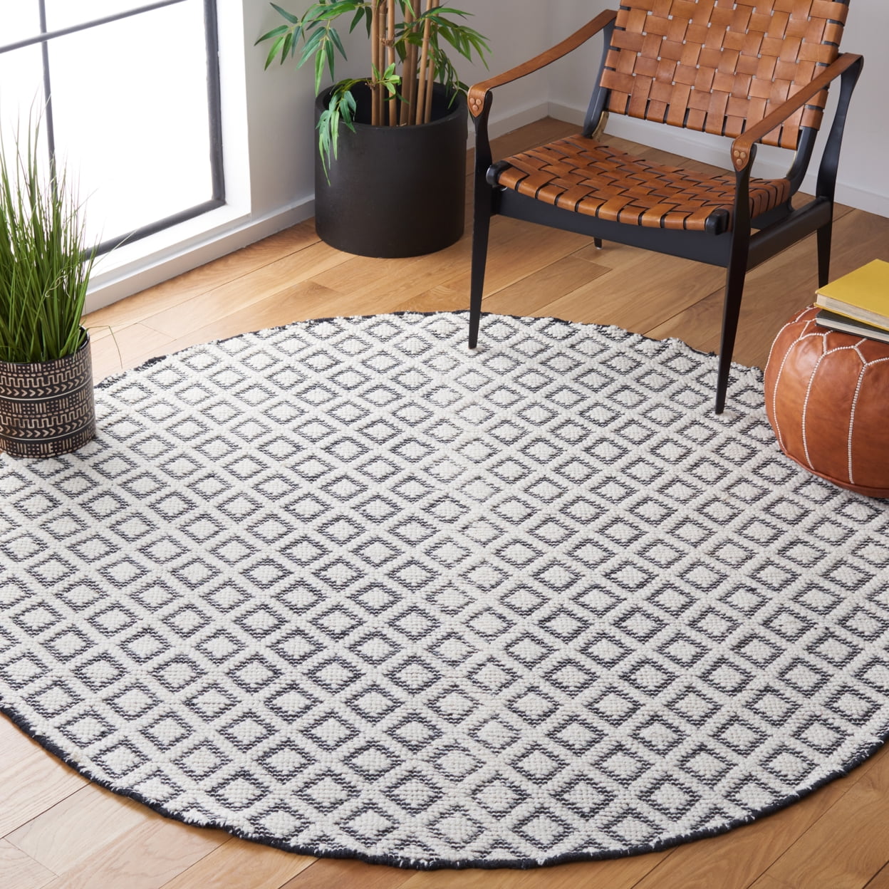 SAFAVIEH Vermont Thurstan Geometric Wool Area Rug, Ivory/Black, 9' x 12'