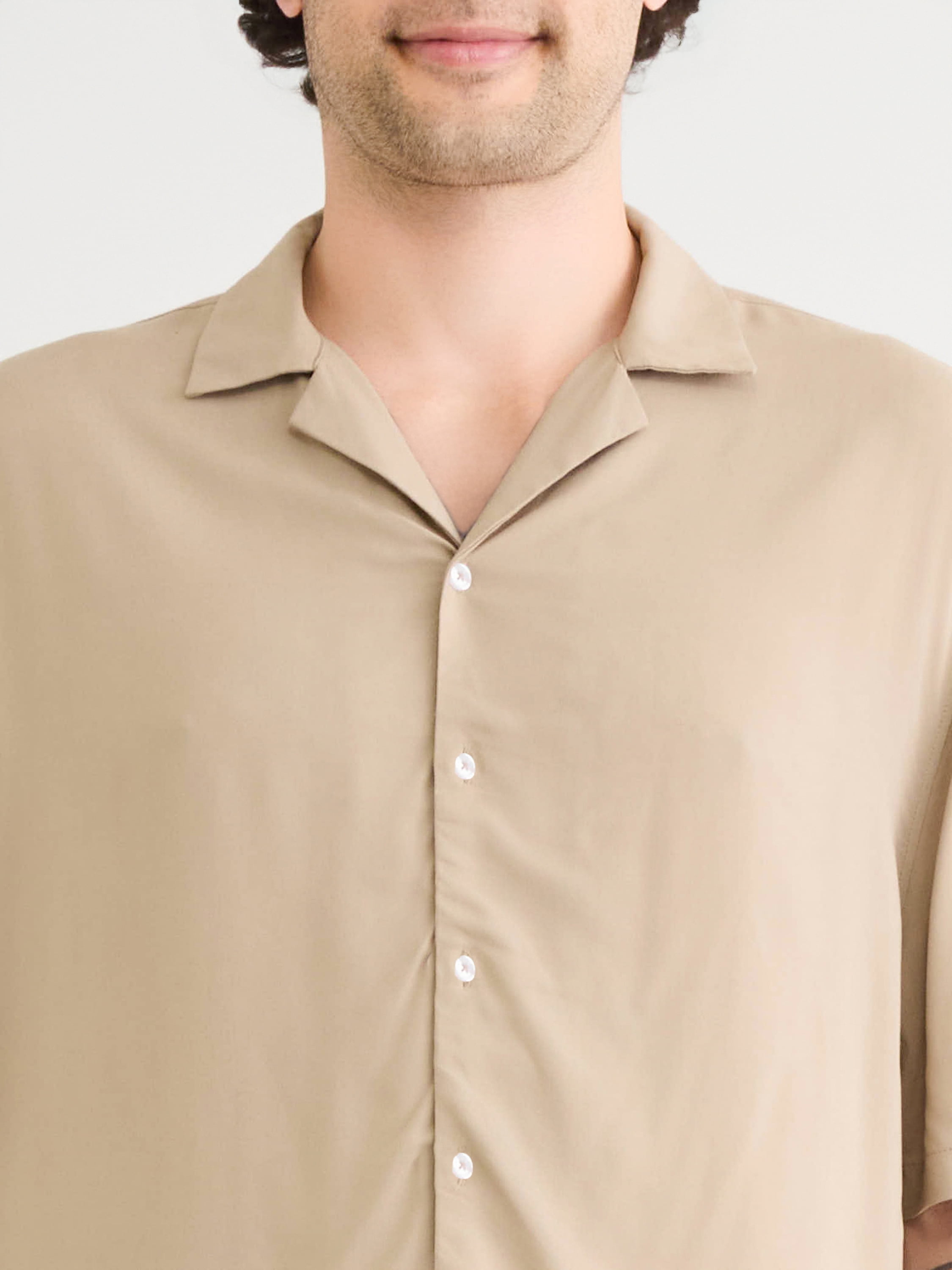 No Boundaries Solid Rayon Button Up Shirt with Short Sleeves, Men's & Big Men's