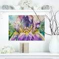 thumbnail image 1 of Iris Flower Gros Plan - Impression sur Toile Art Floral, 1 of 3