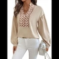 thumbnail image 1 of Blusa de Oficina para Mujer, Plisada, de Larga y Cuello en V, Estilo Retro, Elegante, con Estampado Circular Abierto y Cuello Alto. Albaricoque S, 1 of 10