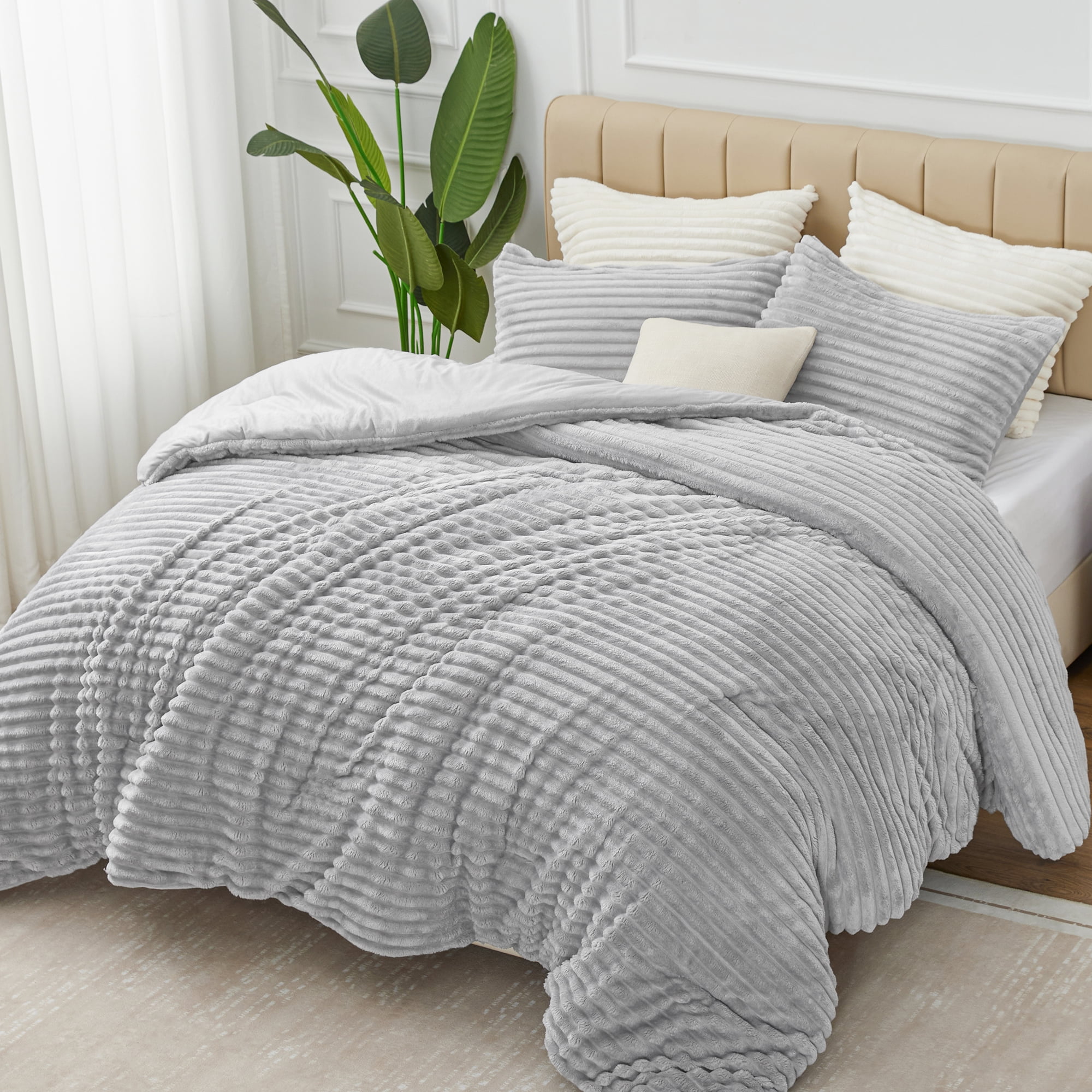 BEDELITE Fleece King Comforter Set -Super Soft & Warm Fluffy Grey Bedding, Luxury Fuzzy Heavy Bed Set for Winter with 2 Pillow Cases
