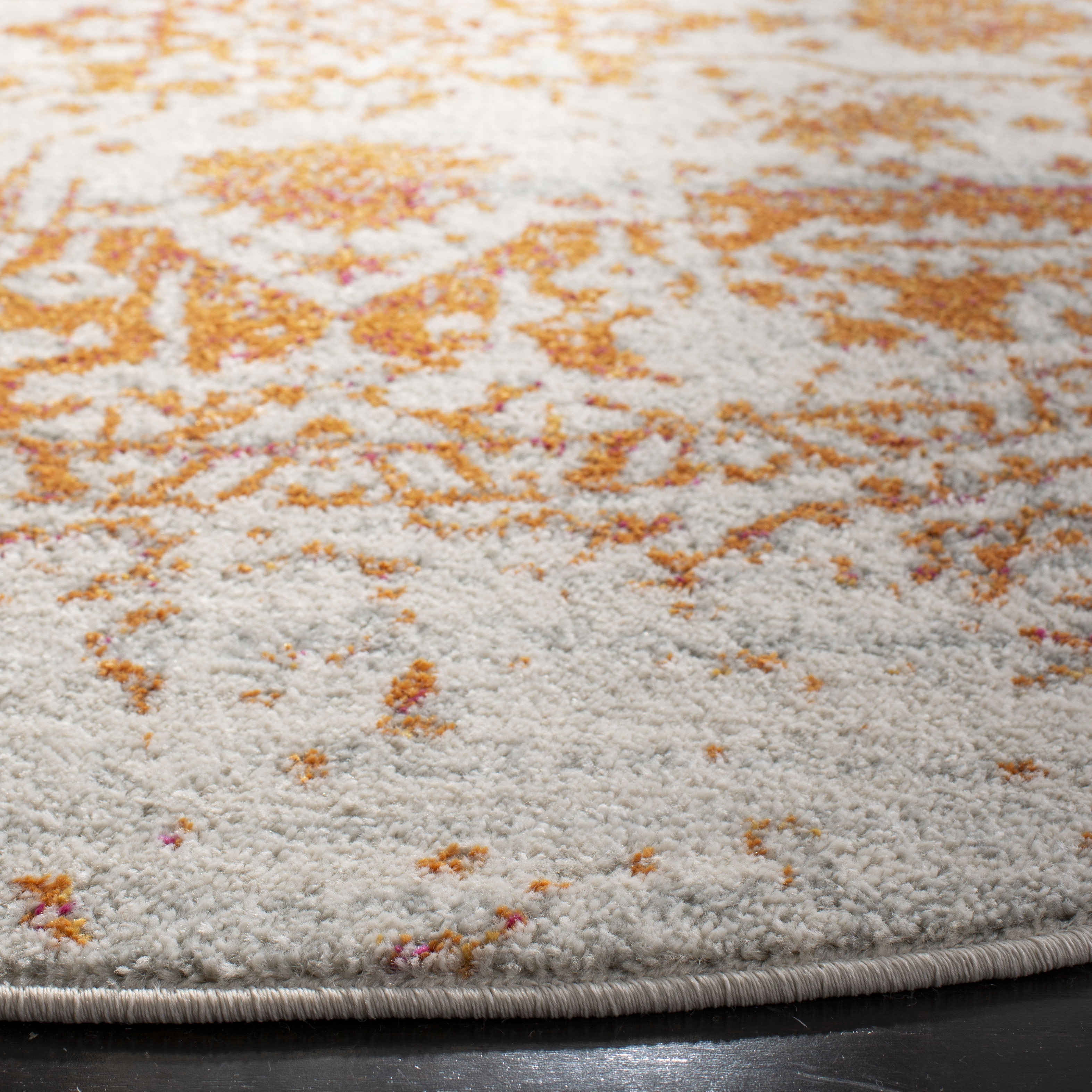 Safavieh Madison Katina Traditional Oriental Area Rug, Orange/Ivory, 3' x 3' Round