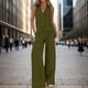 thumbnail image 2 of Conjunto de chaleco sin mangas con botones de algodón para mujer: pantalones anchos con bolsillos, mezcla de poliéster, atuendo informal de negocios, 2 of 5