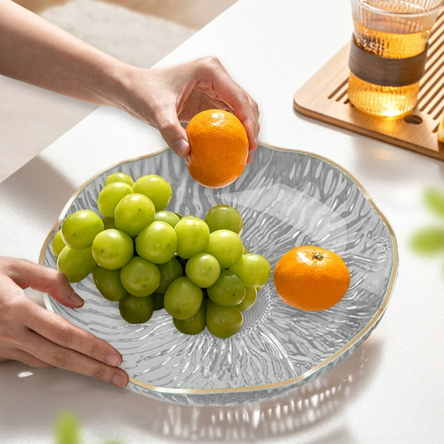 Elegante Bandeja de Plástico para Frutas, Ideal para Aperitivos y Mesas. Color Dorado. Función de Drenaje. Base con Pedestal. Medidas: 15,2 X 15,2 X 3 Cm. Incluye 1 Unidad.