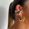 thumbnail image 2 of Uworld-pendientes de aro de acero inoxidable para mujer, aretes con textura de hilo, estilo PVD, 316L, 2 of 4